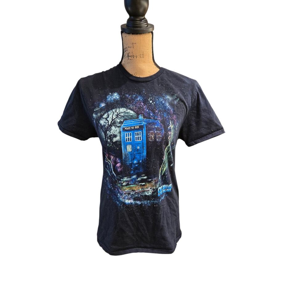 Dr. Who tardis tee, size medium